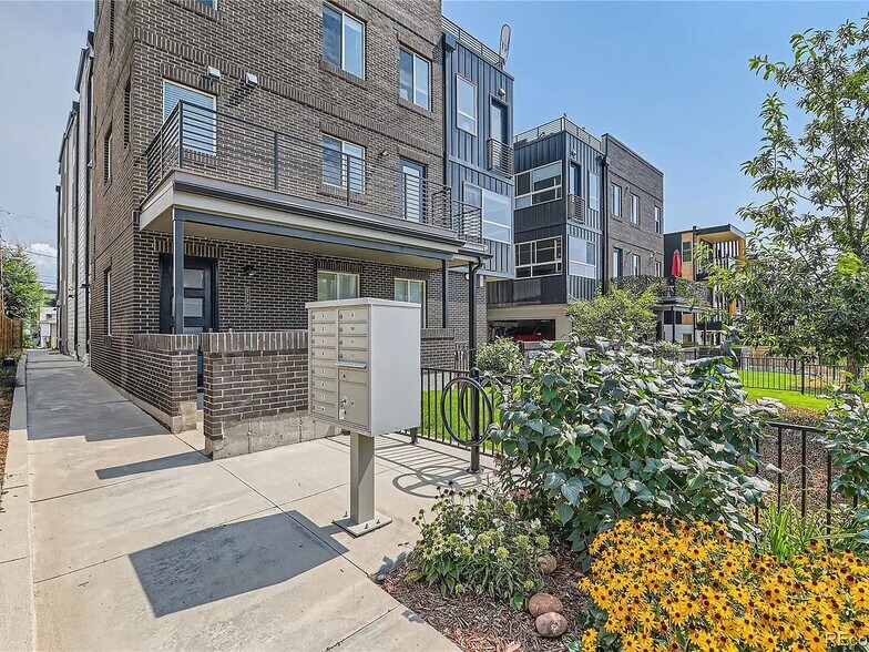 Building Photo - 1284 Stuart St