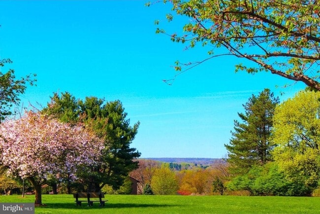 Building Photo - 16 Runnemede Rd