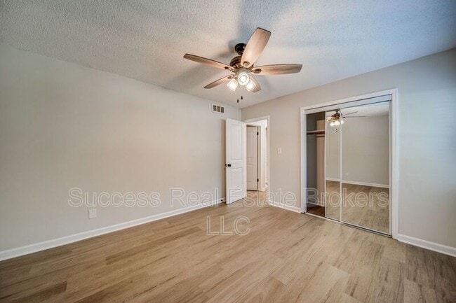 Building Photo - 4734 N Springs Rd NW