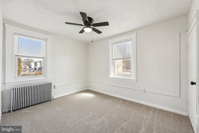Building Photo - 309 W Elm St
