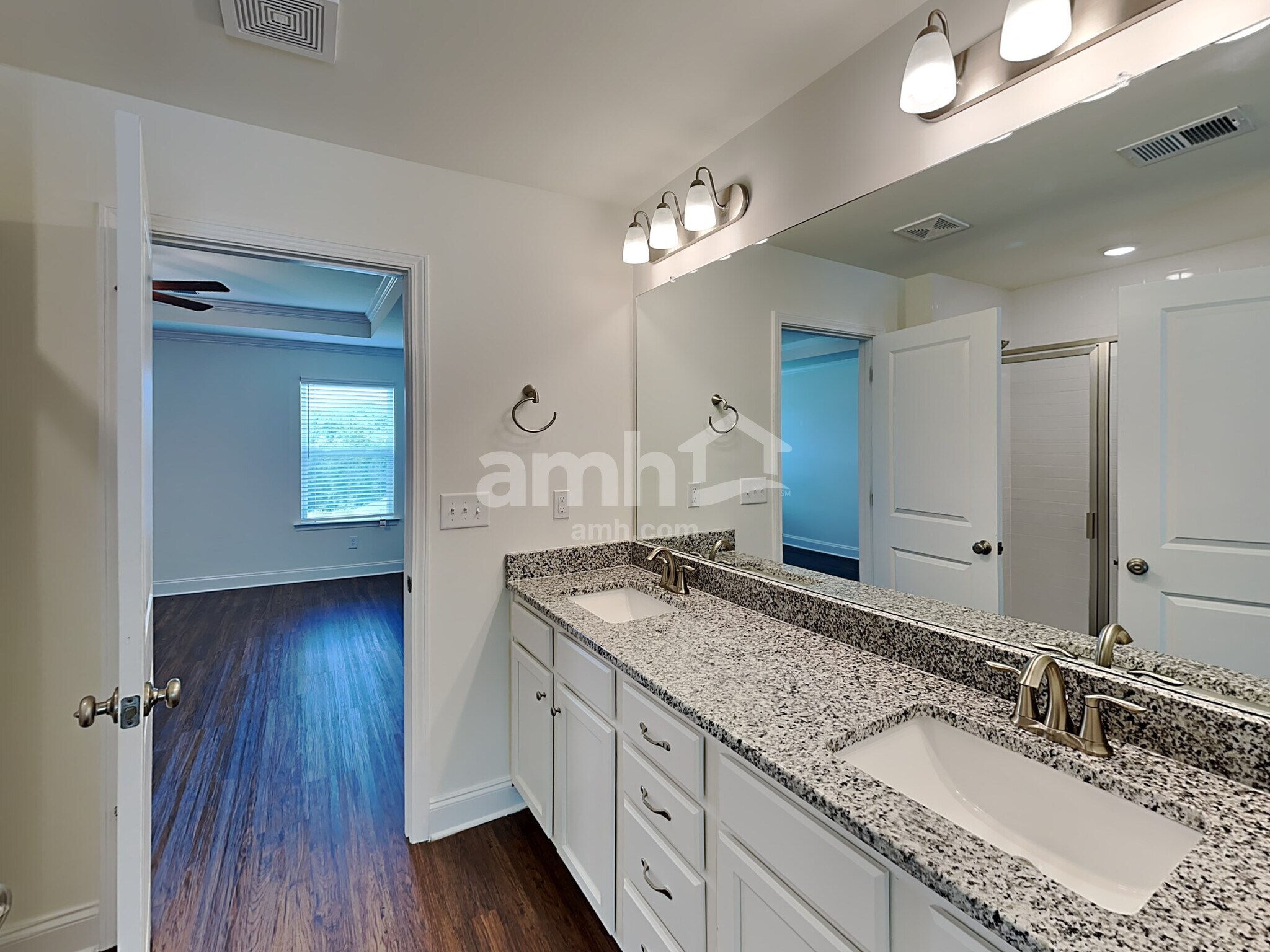Building Photo - 6194 Bridlewood Ln