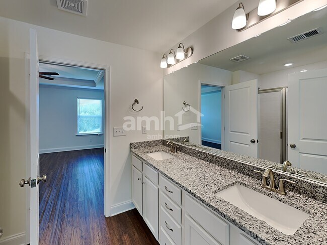Building Photo - 6194 Bridlewood Ln