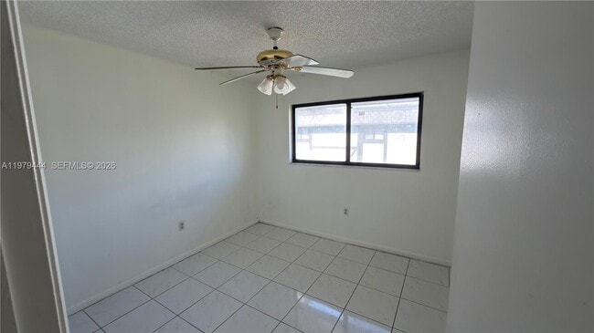 Building Photo - 468 NE 206th Ln