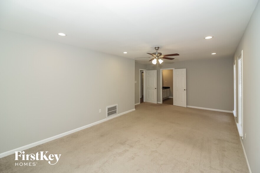 Building Photo - 7650 Charstone Dr