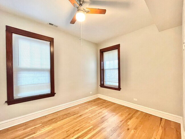 Building Photo - 2652 N Harding Ave