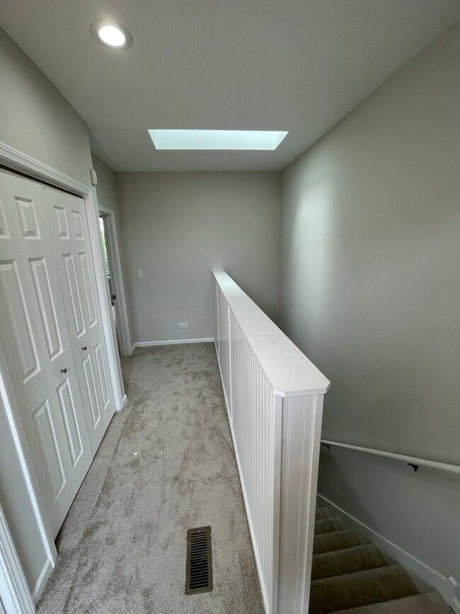 Building Photo - 4559 S King Dr