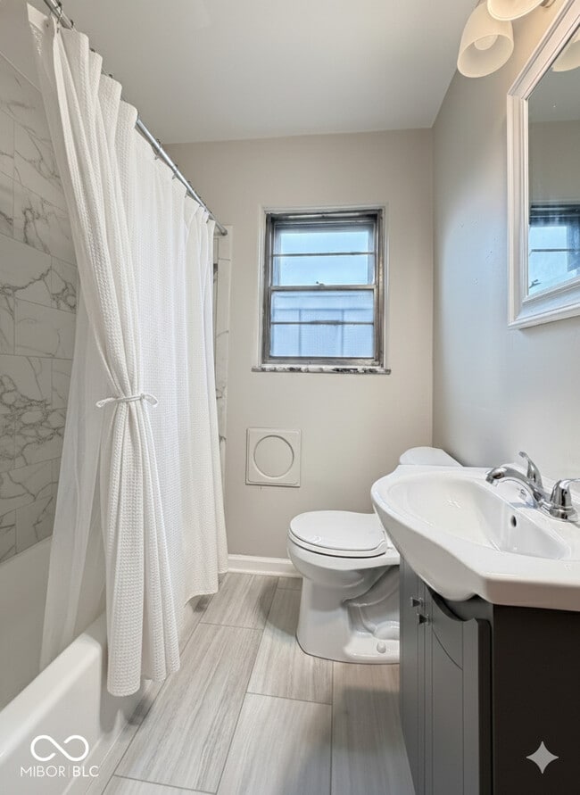 Building Photo - 5430 E 11th St