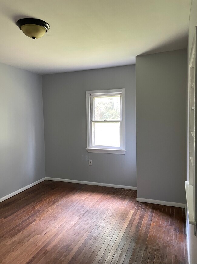 Bedroom 1 - 933 Biddle St