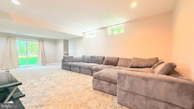 Building Photo - 11610 Seneca Forest Cir