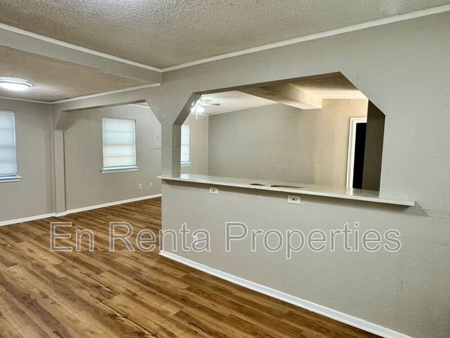 Building Photo - 2906 Birch Park Dr