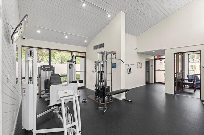 Building Photo - 2226 N Cypress Bend Dr