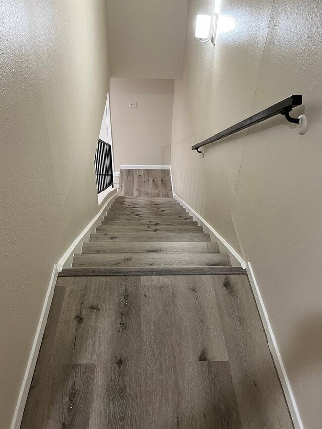 Building Photo - 2130 Greenbriar Colony Dr