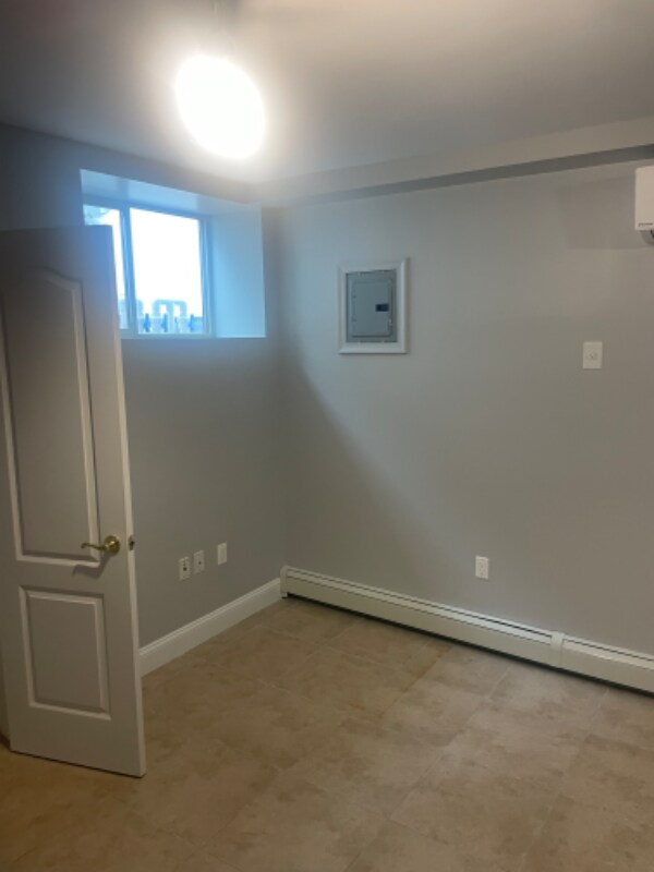 Building Photo - 889 Ionia Ave