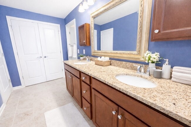 Building Photo - 198 Stonehaven Dr