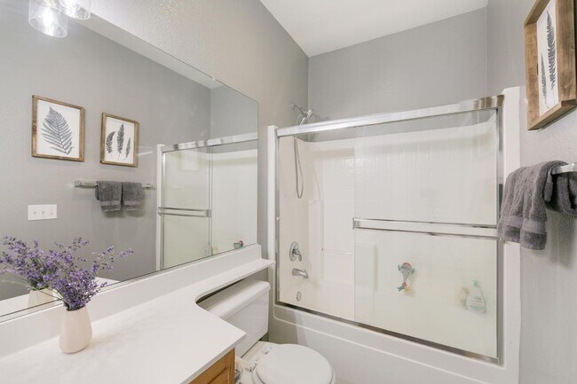 Building Photo - NOW AVAILABLE- COZY 3 BED, 2 BATH, 2 CAR GARAGE IN A QUIET NEIGHBORHOOD, NORTH NATOMAS