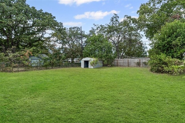 Building Photo - 9104 Glenn Ln