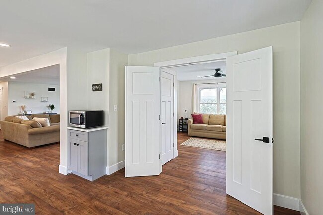 Building Photo - 790 Bendersville Wenksville Rd