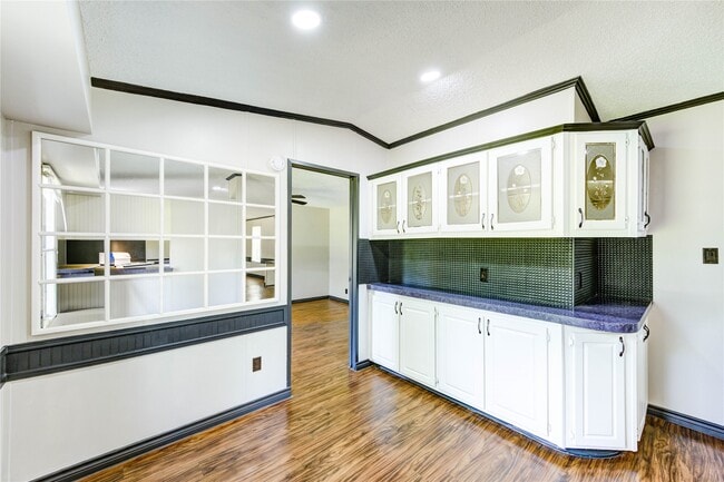 Building Photo - 26342 Hunters Trail