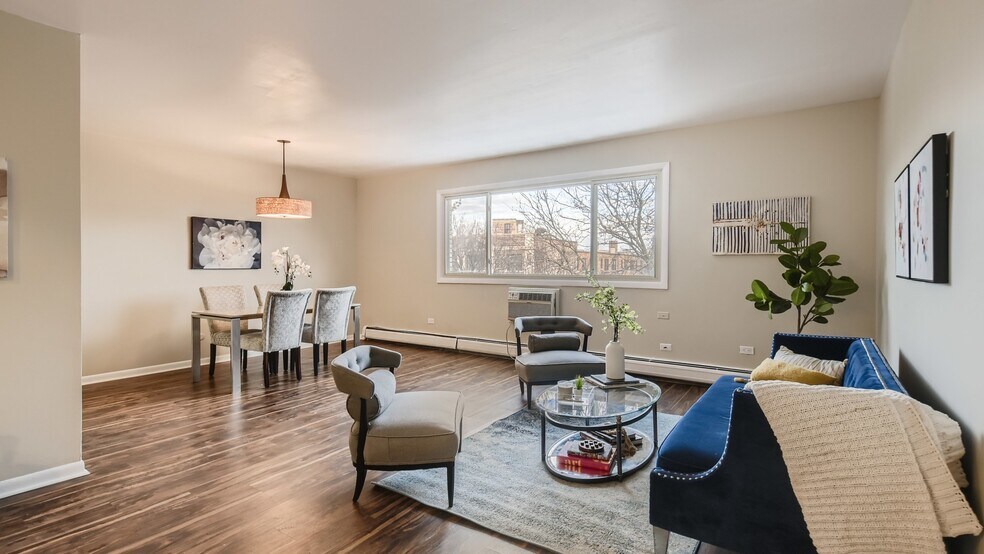 Living/ Dining - 1415 W Pratt Blvd