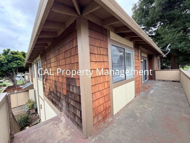 Building Photo - Condo for Rent in North Salinas!