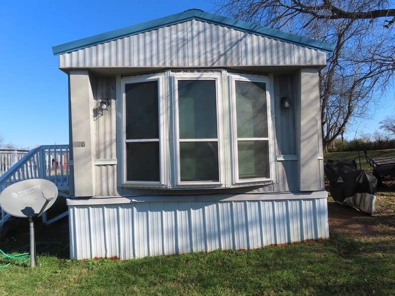 Building Photo - 220 Arkansas Ave