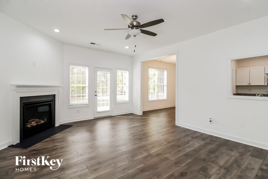 Building Photo - 1818 Yarborough Dr