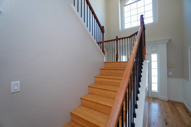 Building Photo - 2511 W Teano Dr
