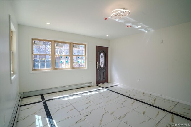 Building Photo - 109-65-109141 141st St