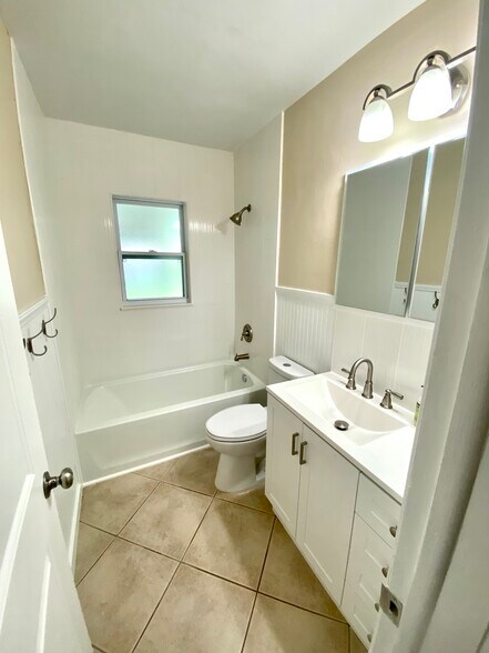 Building Photo - 1214 Eden Dr
