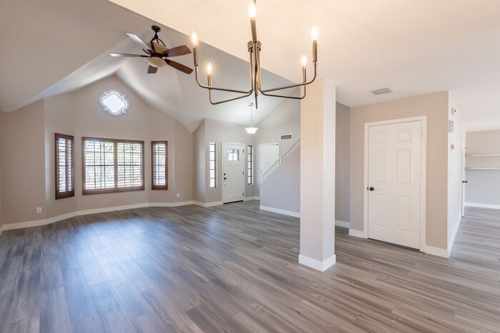 Building Photo - 5416 E Glencove St