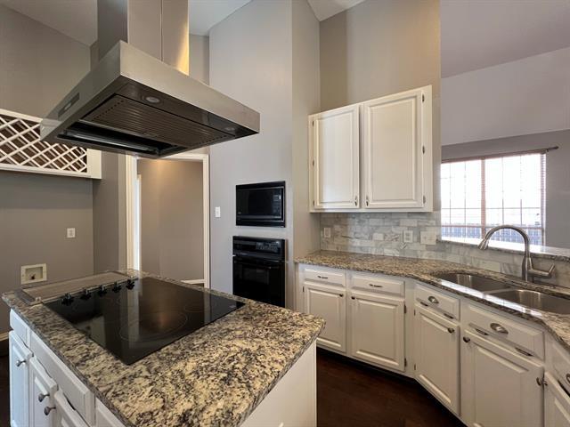Building Photo - 9811 Cliffside Dr