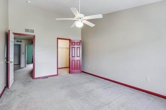 Building Photo - Three bedroom two and a half bathroom town...