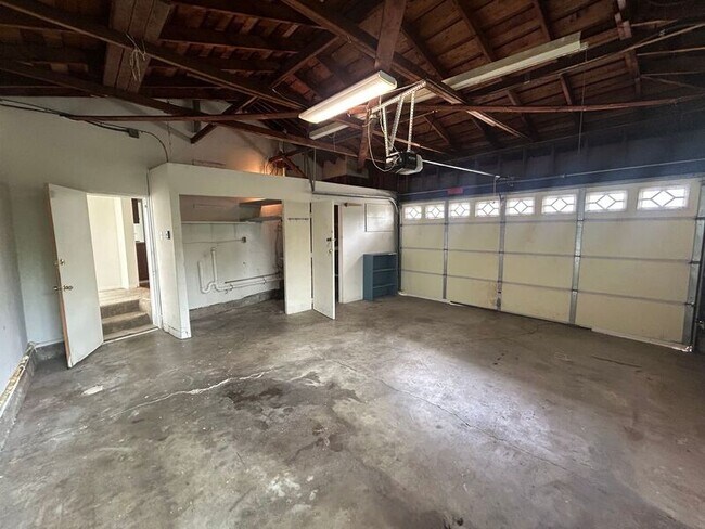 Building Photo - 279 Starlight Crest Dr