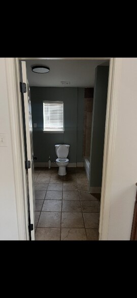 Building Photo - 664 Confederate Ridge Dr