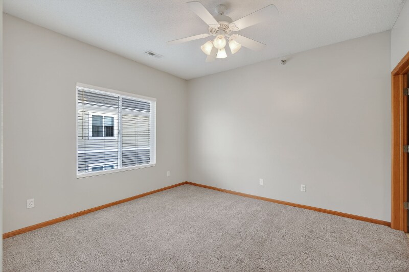 Building Photo - 1380 SE Florence Dr