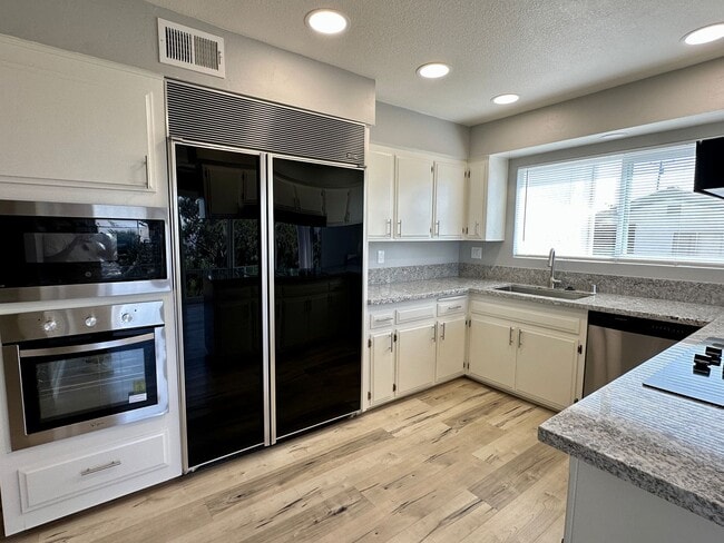 Building Photo - Beautiful Hilltop Del Cerro House with Amazing Views As Far As The Ocean!