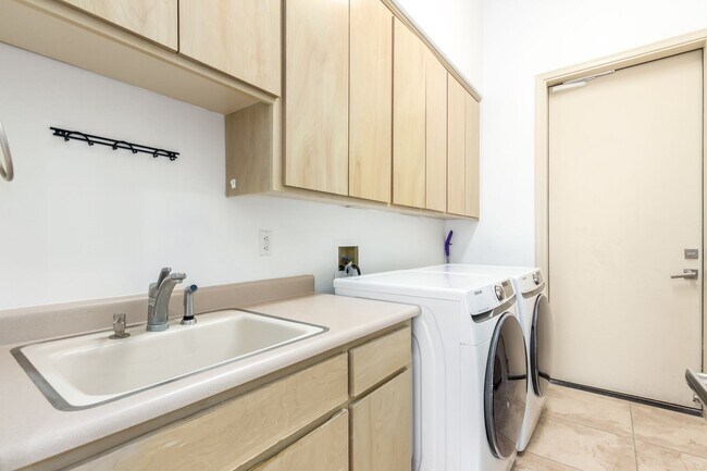 Building Photo - Available June 1st 2026 - Exclusive Gated Scottsdale Mountain Ranch Home