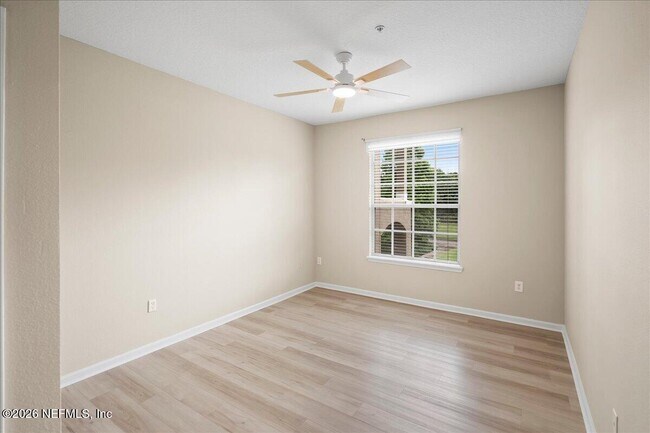 Building Photo - 10550 Baymeadows Rd