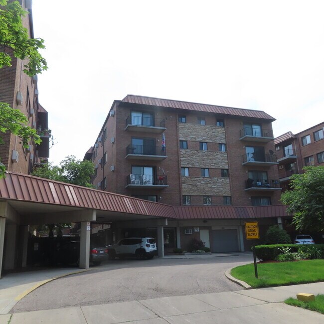 Building Photo - 2325 N Neva Ave