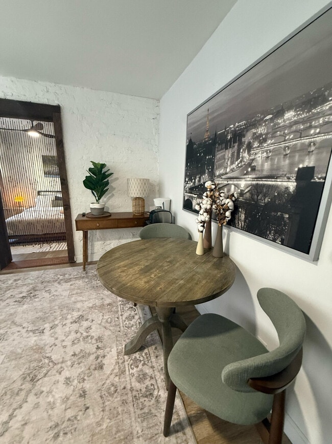 Building Photo - 341 W 30th St