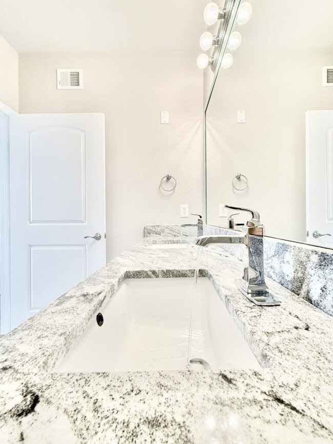 Building Photo - 4221 W Spruce St