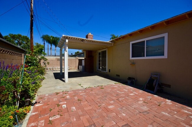 Building Photo - 3 Bedroom East Orange Home