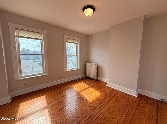 Building Photo - 531 Hamilton St