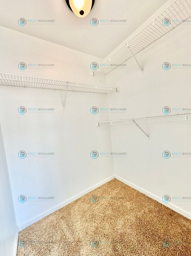 Building Photo - 200 Talus Way