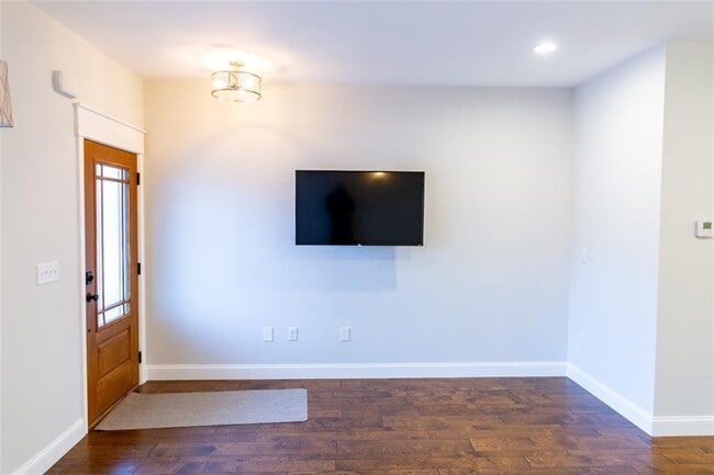 Building Photo - 56 Seawynds Dr