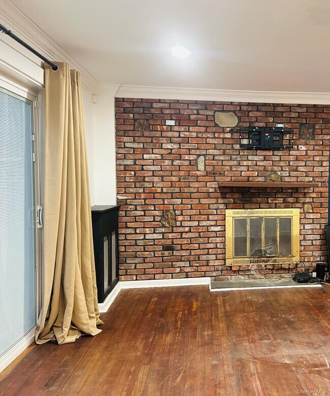 Building Photo - 67 Schneider Ave