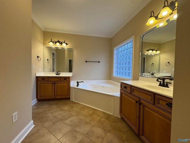 Building Photo - 2275 Towne Park Dr SW