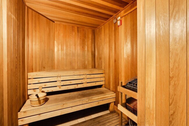 Building Photo - 3000 N Ocean Dr