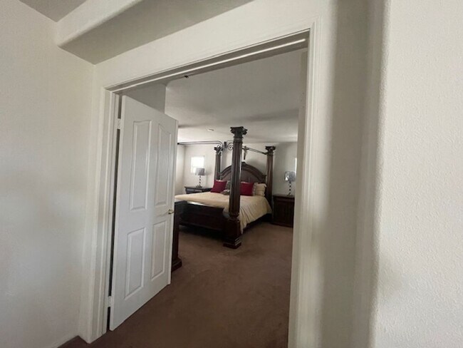 Building Photo - EASTVALE GREAT NEIGHBORHOOD- 4+2.5 EXECUTIVE HOME, QUIET NEIGHBORHOOD - AVAILABLE NOW!!! ONLY 1 G...