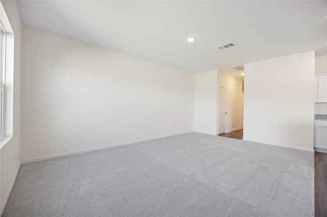 Building Photo - 8215 Vacek Xing Wy